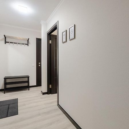 Artal Apartment On Obolonskaya Square 1 Kyiv Exterior photo