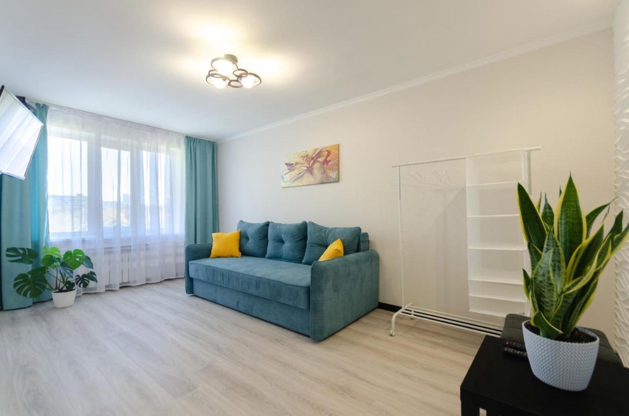 Artal Apartment On Obolonskaya Square 1 Kyiv Exterior photo